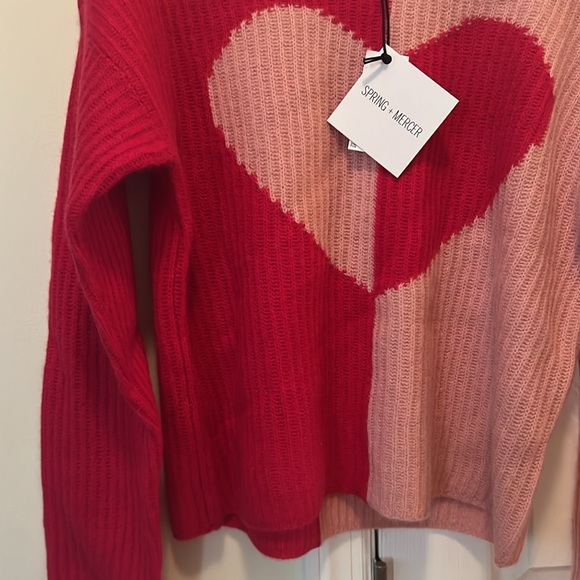 Fabulous 2 tone pink cashmere sweater with heart. NWT Size Large. - Picture 4 of 11
